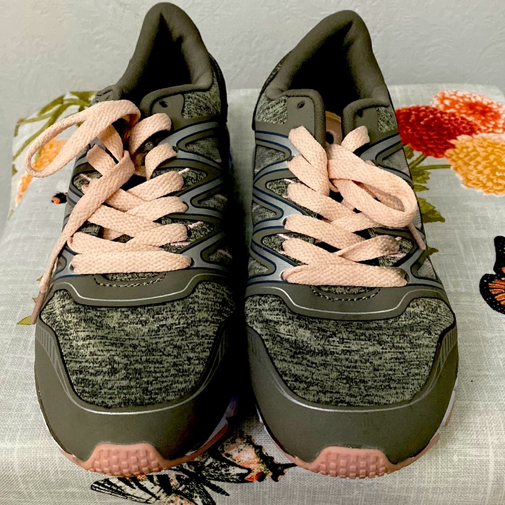 Women's U.S. POLO ASSN. Grey/pink Athletic Shoes Size 5 1/2 Comfort Insoles